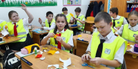 Сердечки безопасности изготовили для своих мам юные инспектора школы №10 - Газета Апшеронский рабочий