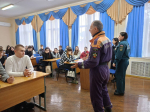 В Апшеронском лесхоз-техникуме сотрудники МЧС и Госавтоинспекции провели профилактическое мероприятие