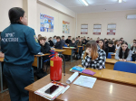В Апшеронском лесхоз-техникуме сотрудники МЧС и Госавтоинспекции провели профилактическое мероприятие