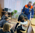 Апшеронские спасатели провели мастер-класс для ребят социального центра