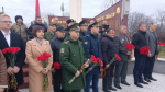 В Апшеронске возложили цветы к мемориалу «Скорбящая Мать»
