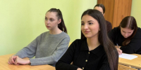 Апшеронский врач психиатр-нарколог Семен Артюхов провел профилактическую беседу со студентами - Газета Апшеронский рабочий