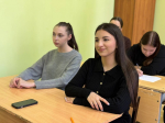 Апшеронский врач психиатр-нарколог Семен Артюхов провел профилактическую беседу со студентами