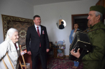Глава Апшеронска навестил и поздравил на дому ветеранов
