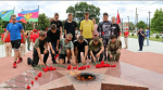 Представители краевой патриотической экспедиция «ZА НАШИХ» побывали в Апшеронске на мемориале «Вечный огонь»