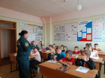 В Апшеронске огнеборцы продолжают проводить Дни открытых дверей для детей