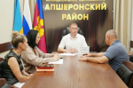 С земельными, жилищными и другими вопросами обратились граждане на личном приеме к главе Апшеронского района