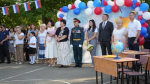 Право дать первый звонок в школе №4 Апшеронска были удостоены участник СВО с дочерью