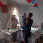 В станице Самурской избирательный участок посещают впервые голосующие и активисты