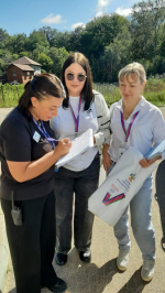 Вместе с правнуком пришли на выборы супруги Красиловы в станице Нижегородской