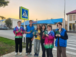 Автоинспекторы напомнили о дорожной безопасности жителям Апшеронска