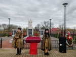 В Нефтегорске на мемориале «Вечный огонь» состоялась церемония захоронения праха неизвестного солдата, пролежавшего в земле 83 года