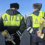 Акцию «Цветы для автоледи» провели в Апшеронском районе