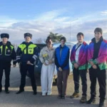 Акцию «Цветы для автоледи» провели в Апшеронском районе