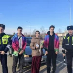 Акцию «Цветы для автоледи» провели в Апшеронском районе
