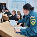 В школе №3 города Апшеронска огнеборцы провели профориентационную работу с учащимися 9-10-11 классов