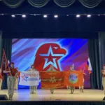 В городе Хадыженске Герой России Артём Чумаров принял в ряды «ЮНАРМИИ» 33 школьника