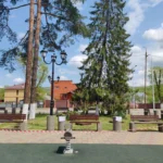 Осторожно – окрашено! В Апшеронске в ходе субботника покрасили лавочки