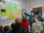 С профессией огнеборца познакомились ребята апшеронского детского оздоровительного лагеря