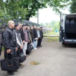 Сегодня из Апшеронска на срочную службу в армию отправились 20 новобранцев