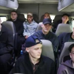 Сегодня из Апшеронска на срочную службу в армию отправились 20 новобранцев