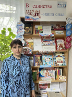 Десятый год трудится в Новополянской поселенческой библиотеке Елена Вартанян