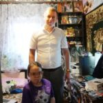 Компьютер для учебы девушке с редким заболеванием приобрёл глава Апшеронского района Алексей Передереев
