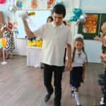 Воспитанники детского сада пришли на праздник в школу в поселке Отдаленном