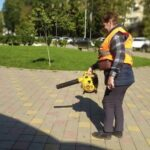 Без выходных и перерывов: работы по благоустройству и наведению порядка в Апшеронске ведутся непрерывно