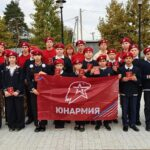 Более 180 апшеронских школьников приняли в ряды «ЮНАРМИИ» в Апшеронске у мемориала «Вечный огонь»