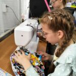 В Апшеронском Центре научно-технического творчества проходят занятия по плоскостному моделированию на ткани